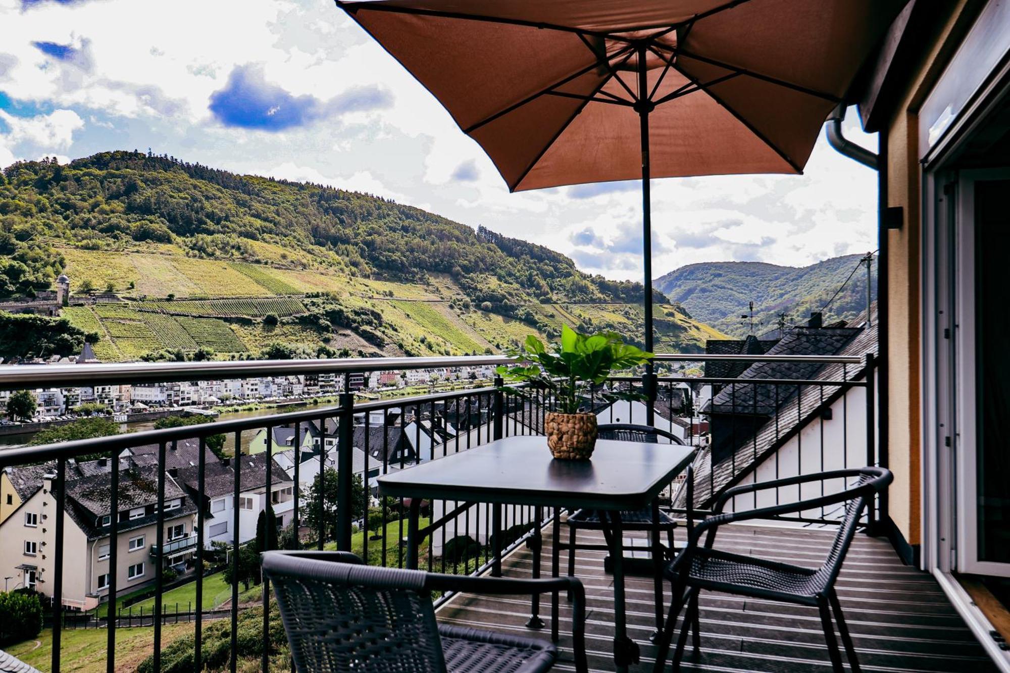 Sky Apartment, Blick Zur Mosel, Grosser Balkon, Kaffeemaschine, Smart Tv Zell Exterior foto