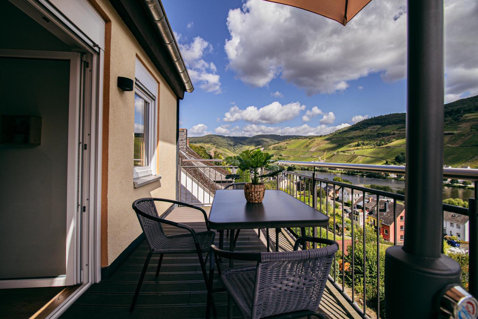 Sky Apartment, Blick Zur Mosel, Grosser Balkon, Kaffeemaschine, Smart Tv Zell Exterior foto